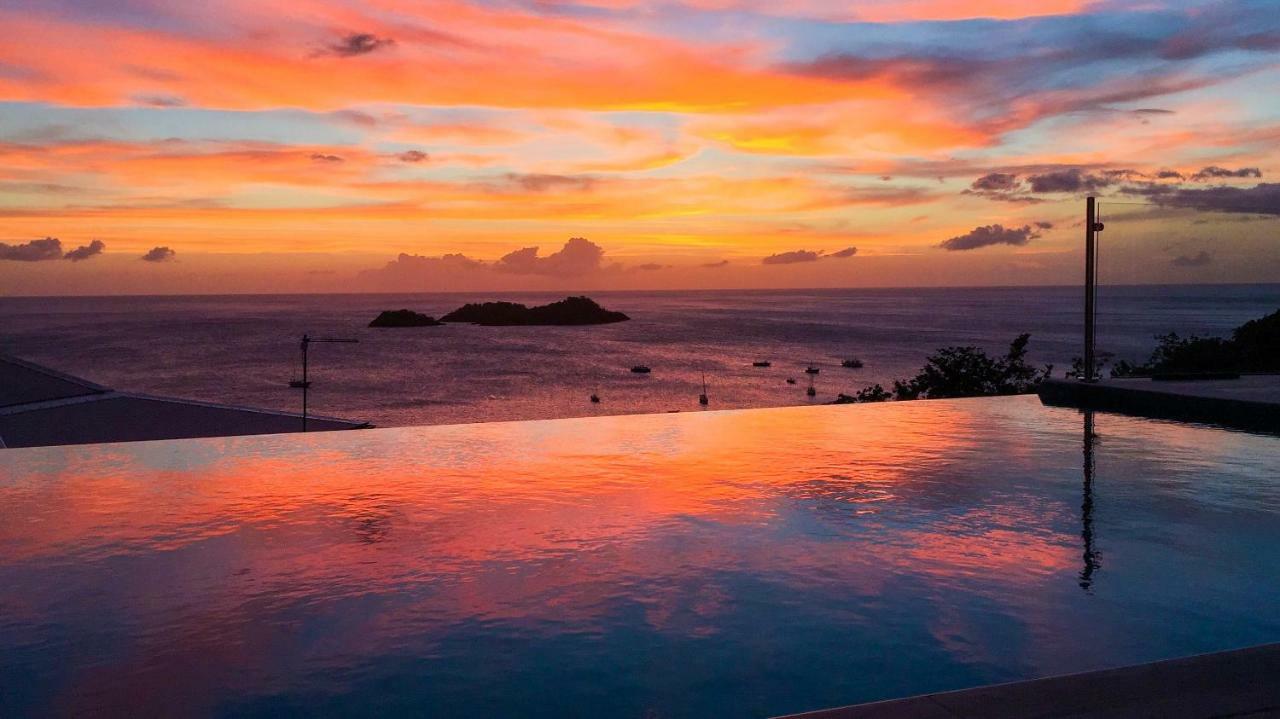 Sunset Palm - Villa Creole Avec Piscine Face Au Coucher De Soleil Et A La Reserve Cousteau Bouillante Dış mekan fotoğraf